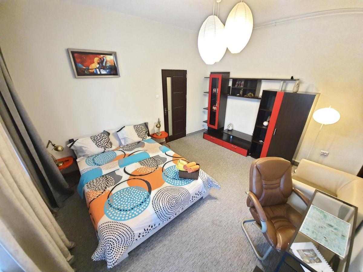 Global Downtown Apartments - Universitate - Calea Victoriei Bucarest Esterno foto