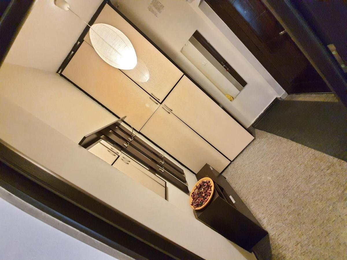 Global Downtown Apartments - Universitate - Calea Victoriei Bucarest Esterno foto