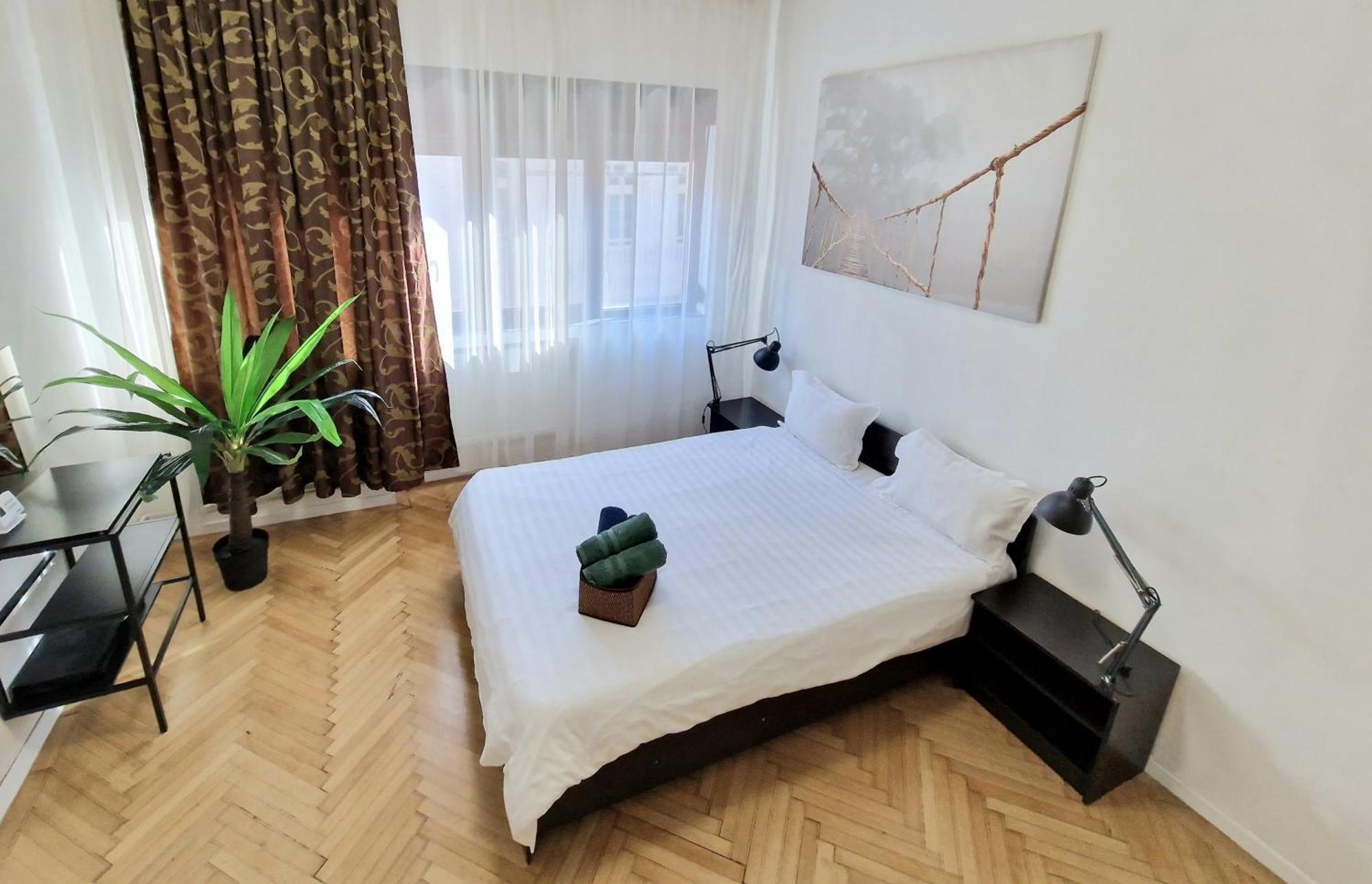 Global Downtown Apartments - Universitate - Calea Victoriei Bucarest Esterno foto